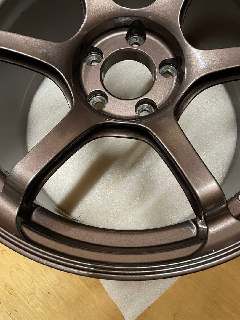 ADVAN Racing RG-4 18×9.5j+45 PCD114.3 1本
