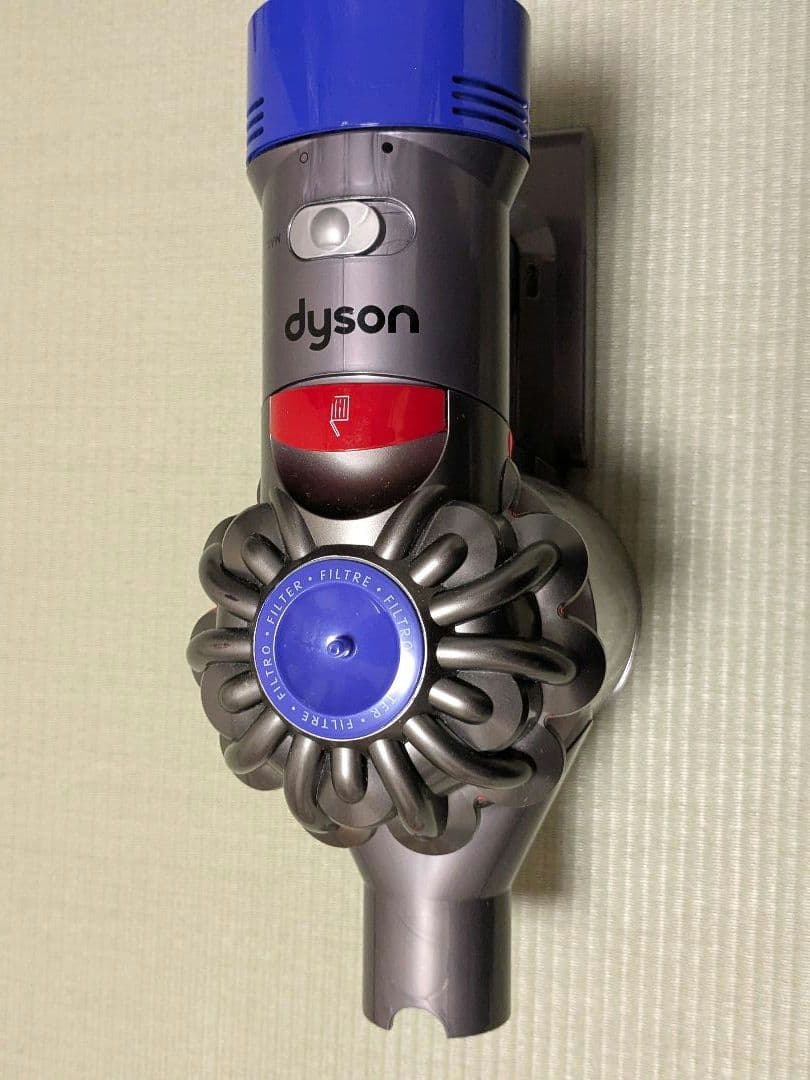 【スタンド付】Dyson V8 Slim Fluffy