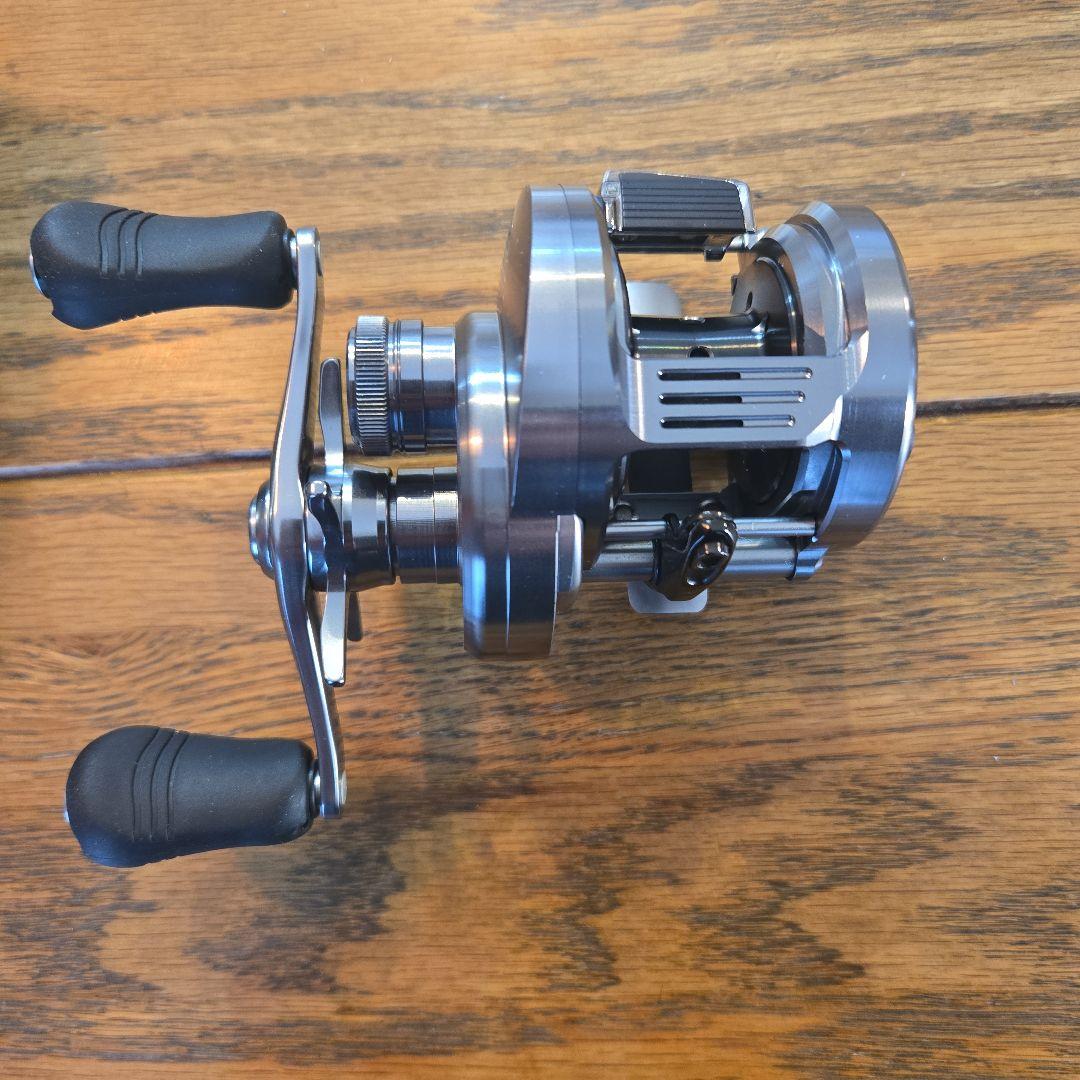 リール SHIMANO CALCUTTA CONQUEST DC 200