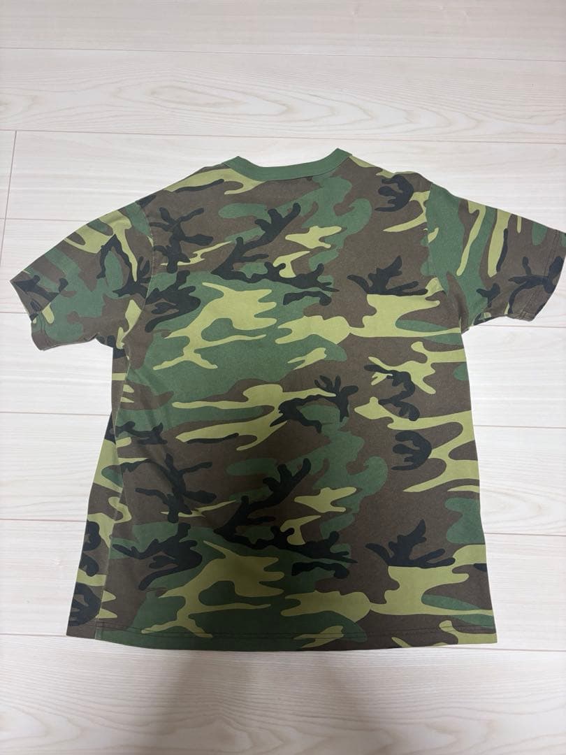 stussy sportカモtシャツ