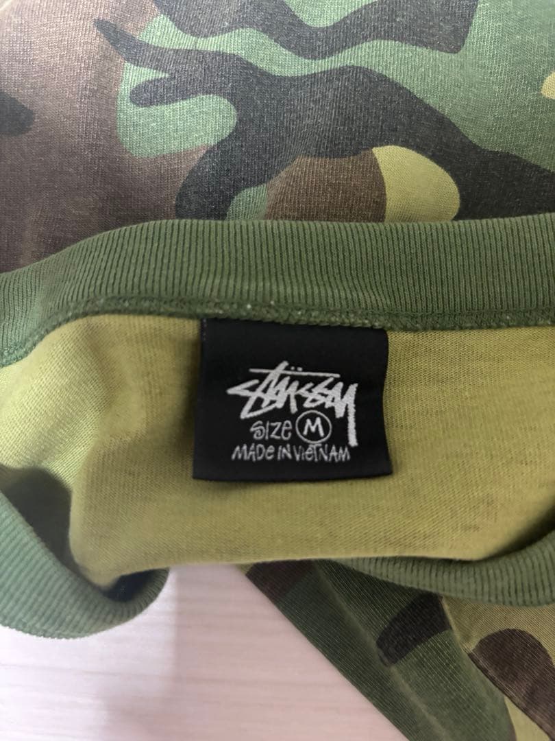 stussy sportカモtシャツ