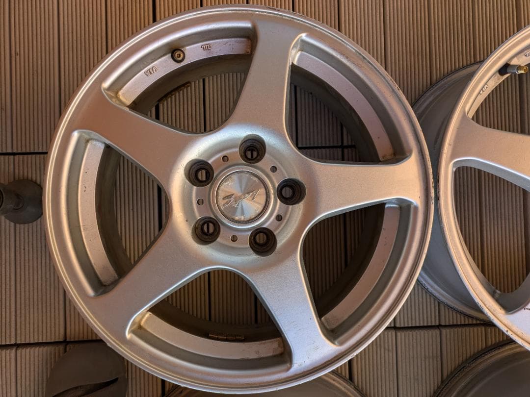 中古アルミホイール4本セット１６インチ ５穴（送料込）