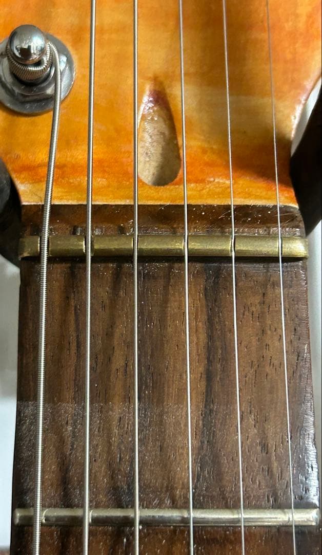 ストラトタイプ　全フレットスキャロップ加工　アルニコピックアップ