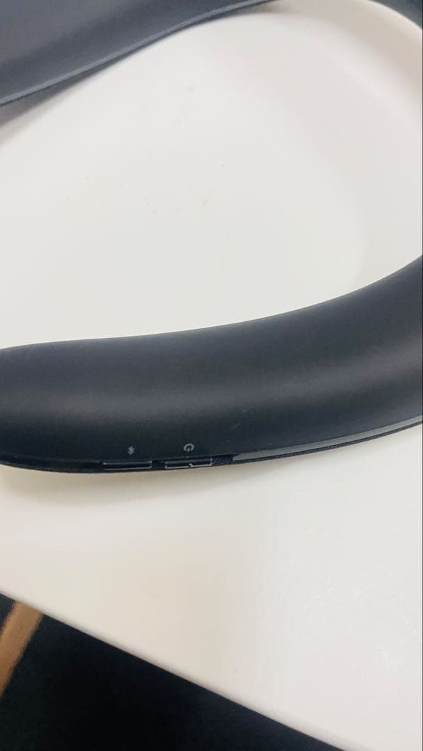 メーカー:JBL 型番: SOUNDGEAR 品名:ウェアラブルネックスピーカー