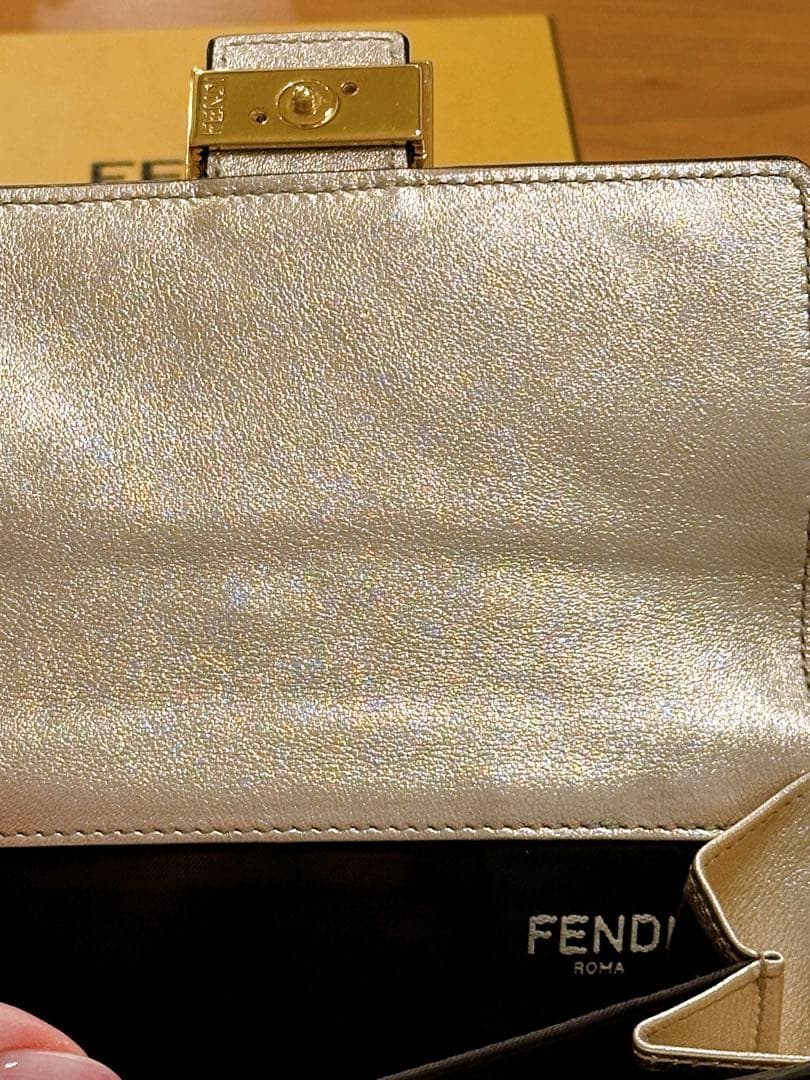 FENDI 二つ折り 財布