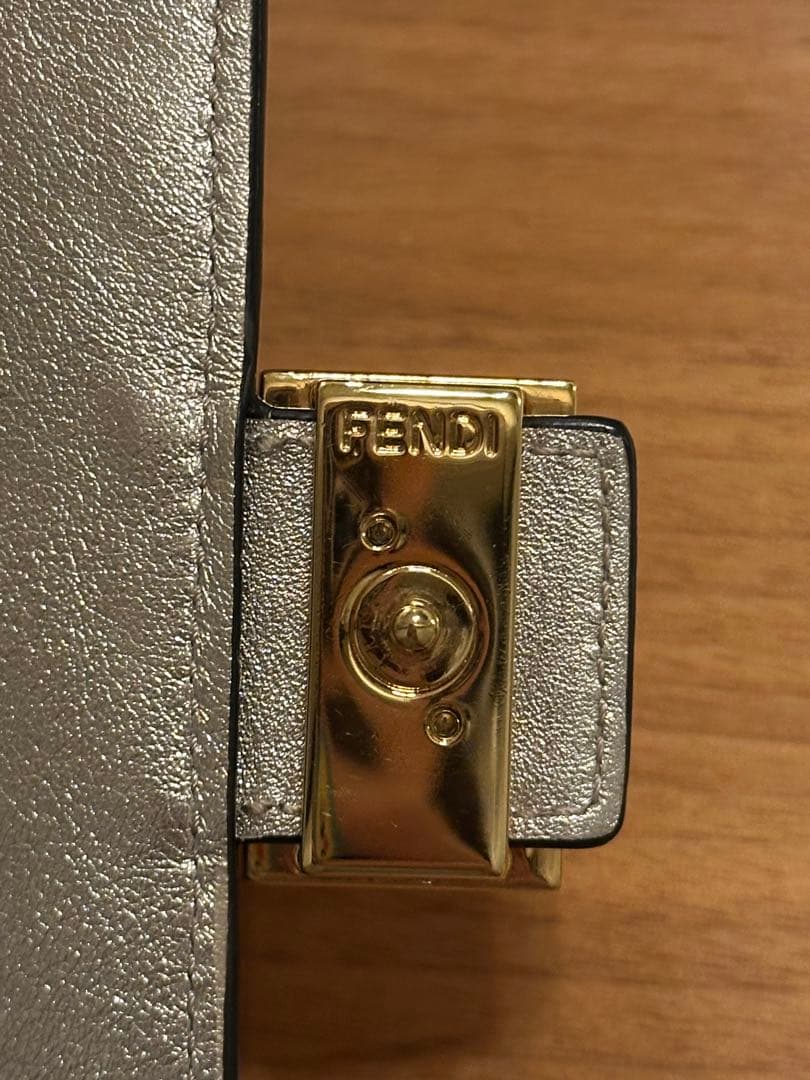 FENDI 二つ折り 財布