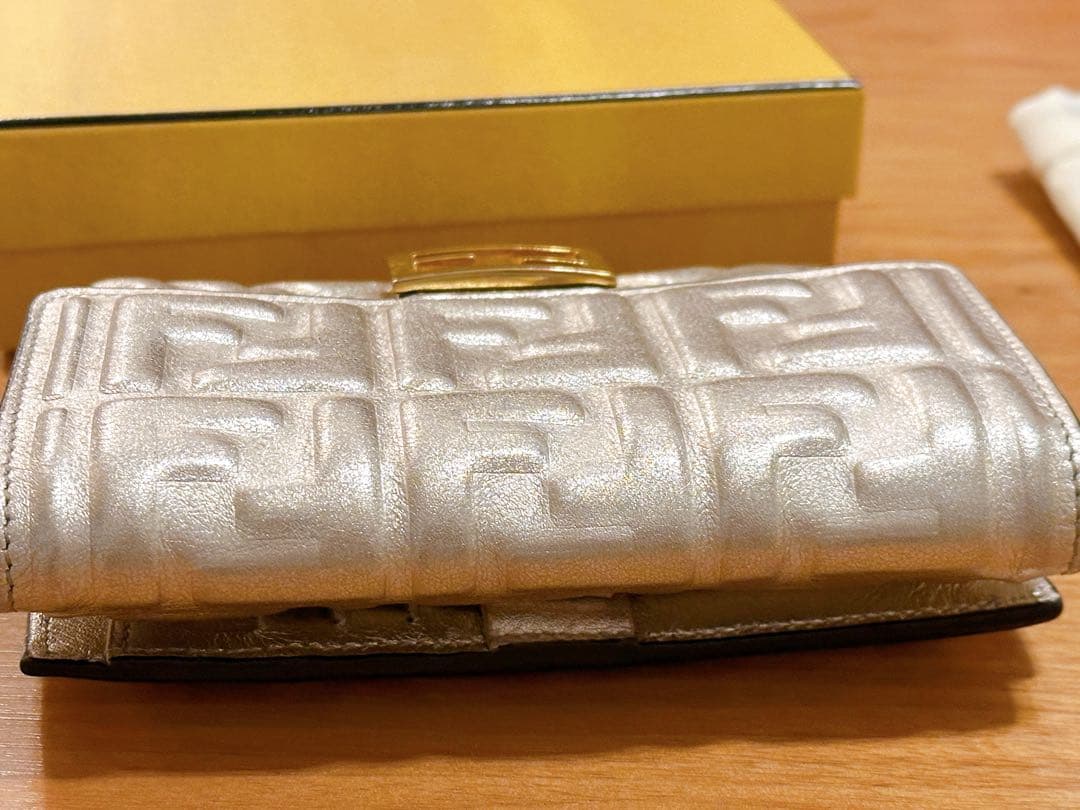 FENDI 二つ折り 財布