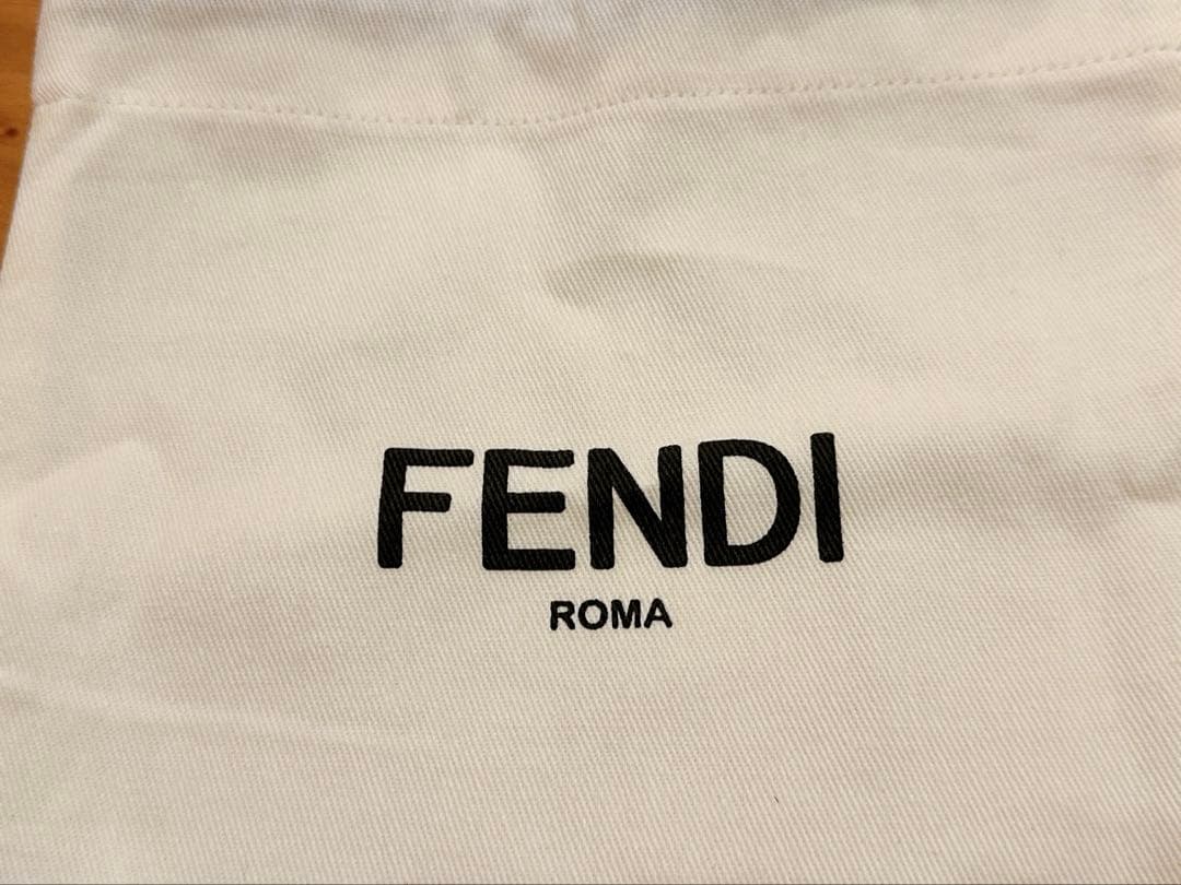 FENDI 二つ折り 財布
