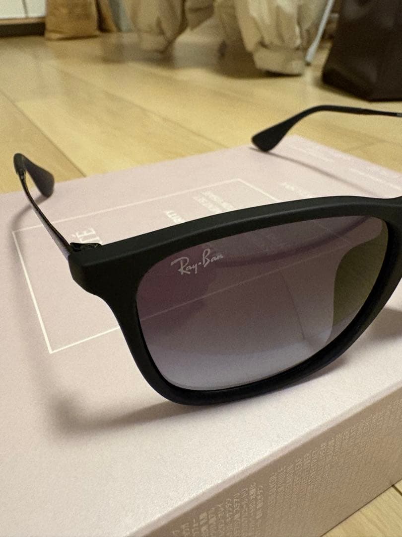 Ray-Ban ブラックフレーム サングラス