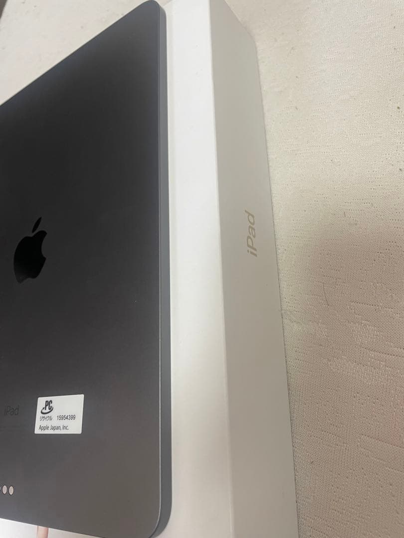 レ*ン様 Apple iPad Air (第4世代) 64GB バッテリー95%