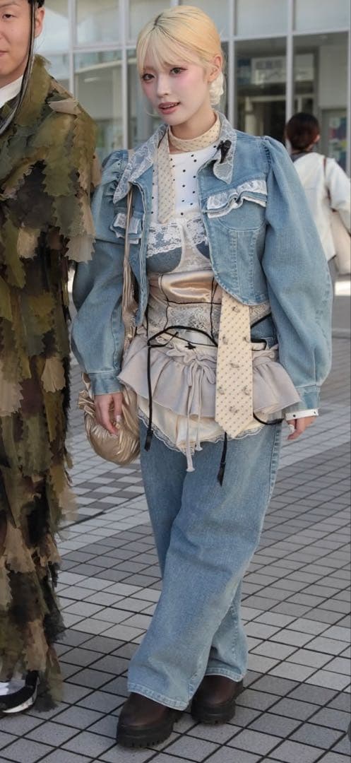 monepine レースドッキングデザインデニムパンツ モネピネ かきぶちももの