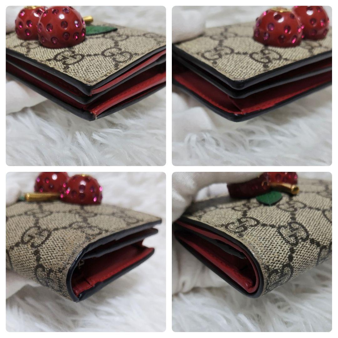 美品✨グッチ◇チェリーモチーフコンパクト二つ折り財布　スプリームPVC赤レザー