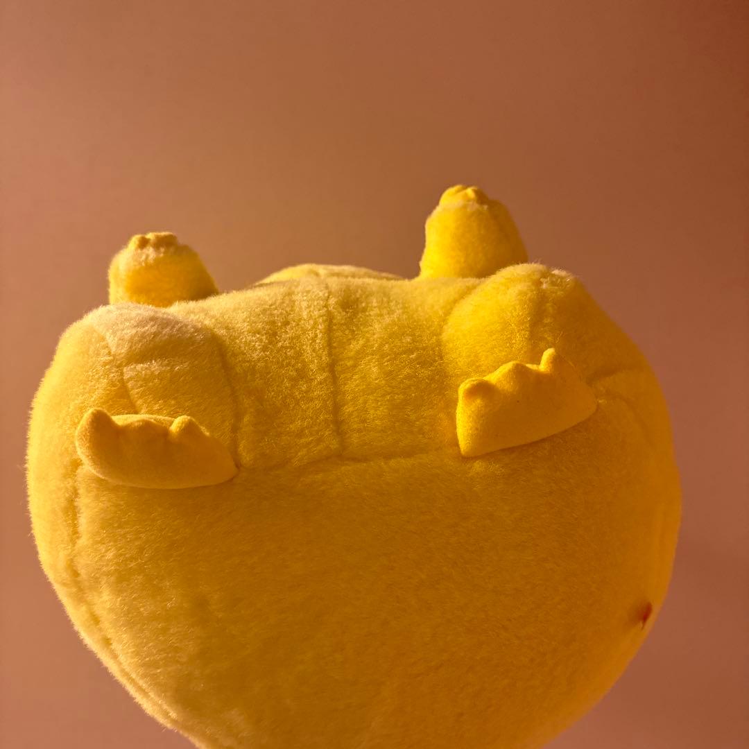 TOMY 丸いフォルムの初期ピカチュウぬいぐるみ　等身大　おかえりピカチュウ