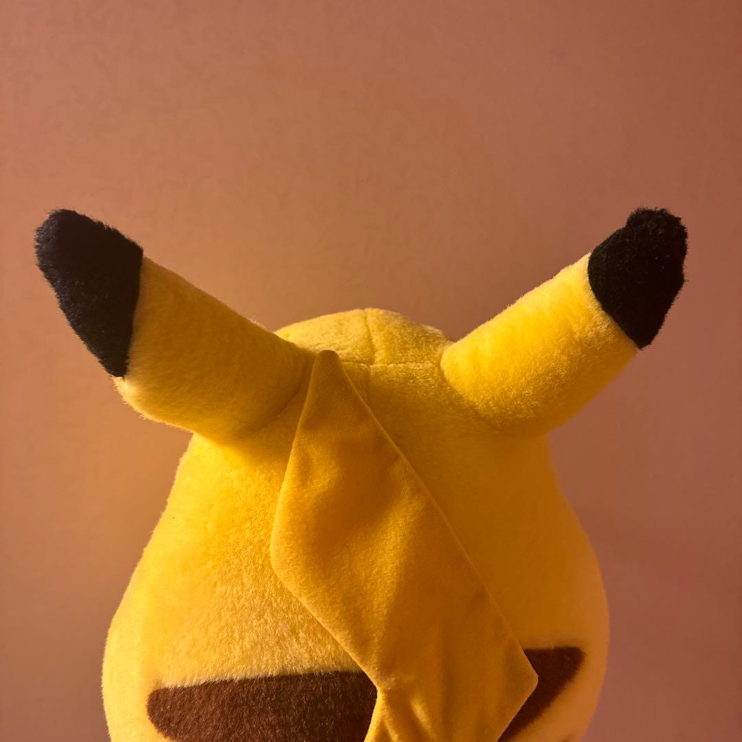 TOMY 丸いフォルムの初期ピカチュウぬいぐるみ　等身大　おかえりピカチュウ