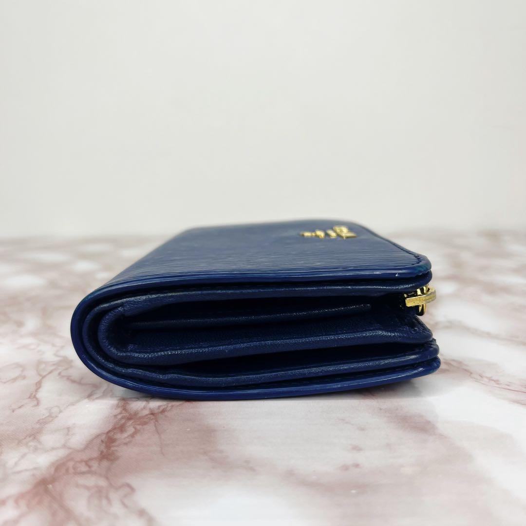 【未使用級】PRADA 二つ折り財布 折り財布95