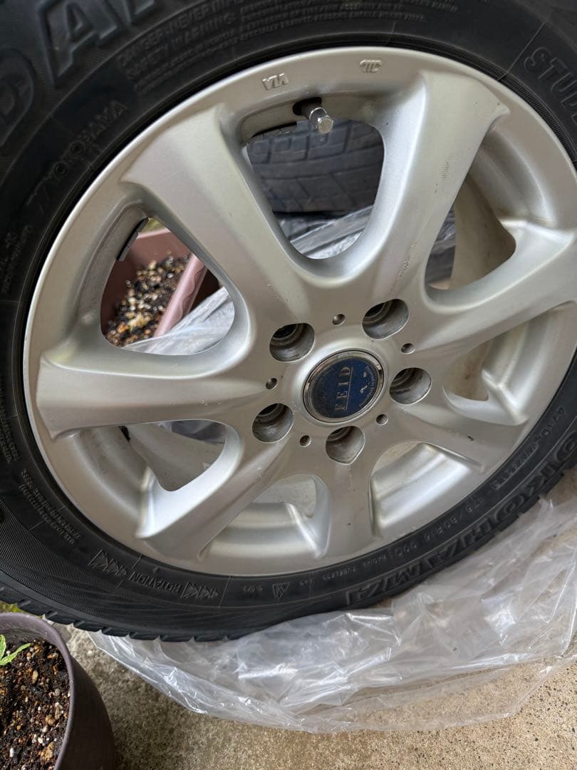 白*様 yokohamaスタッドレスタイヤ ホイル付き15インチ4個セット
