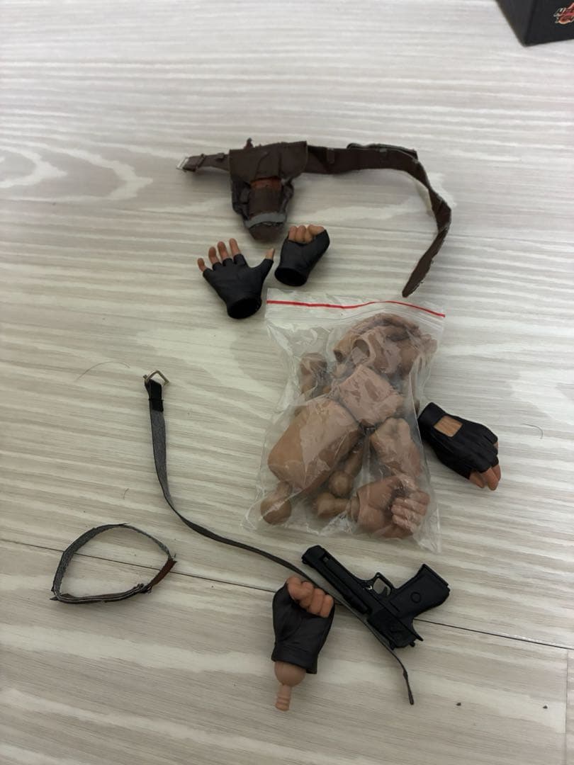 バイオハザード6 レオン HOTTOYS ヴェンデッタ仕様　ジャンク品