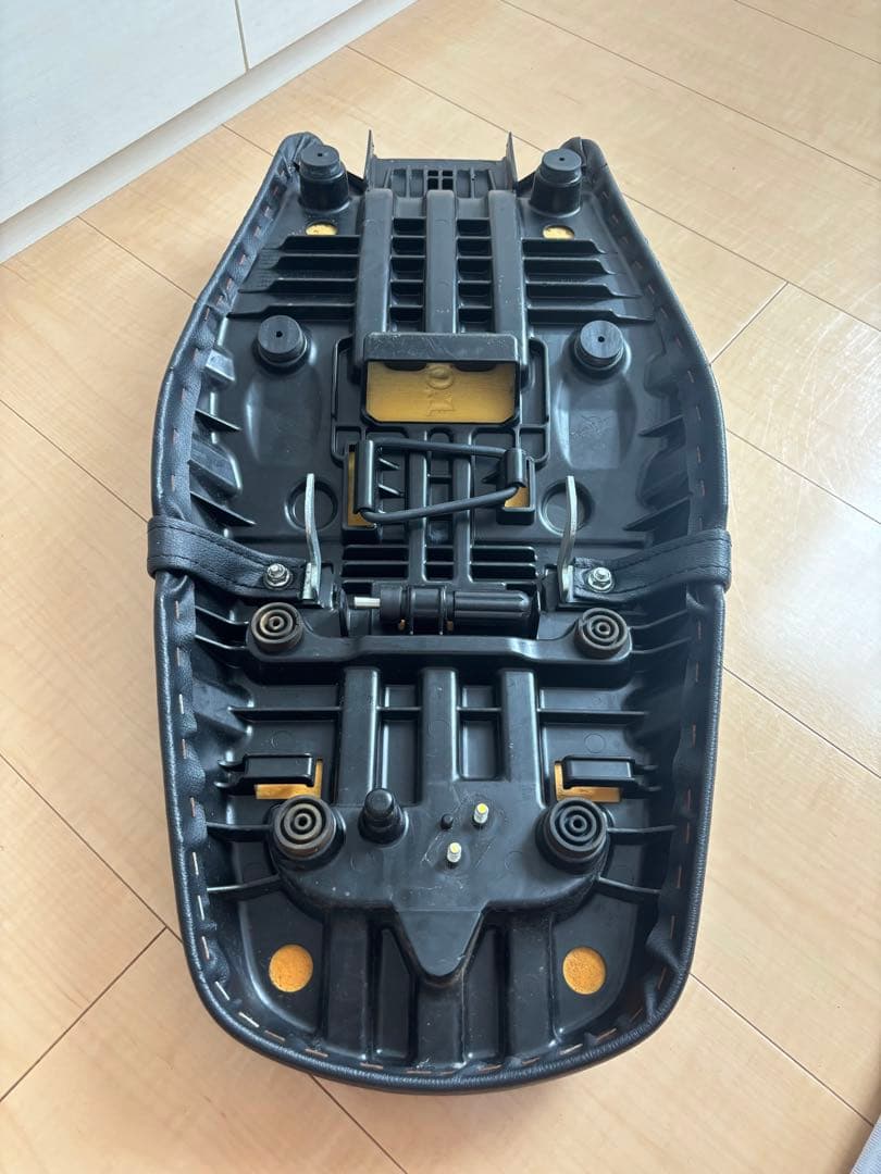 xsr155 xsr125 バイクシート ブラック