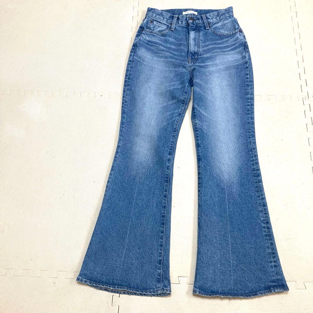 美品　moussy マウジー　フレア　ジーンズ　MVS FLARE 26 ブルー
