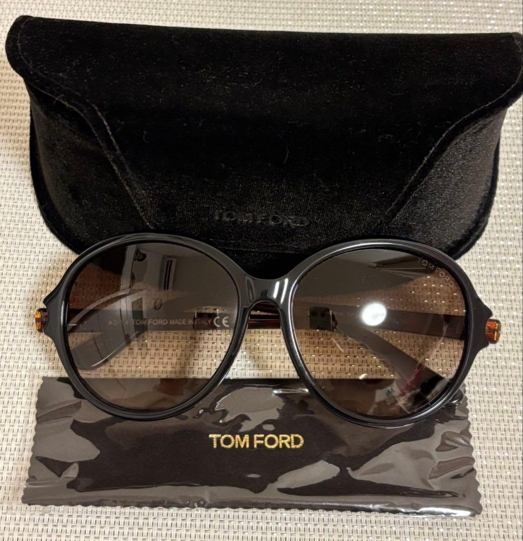TOM FORD 茶色サングラス ケース付き