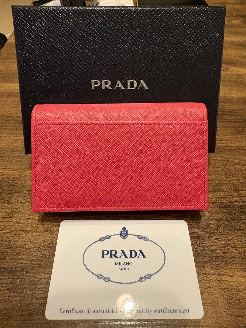 PRADA サフィアーノ　メタル