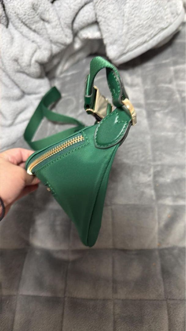 KATE SPADE ナイロンボディーバッグ・ウエストポーチ　未使用