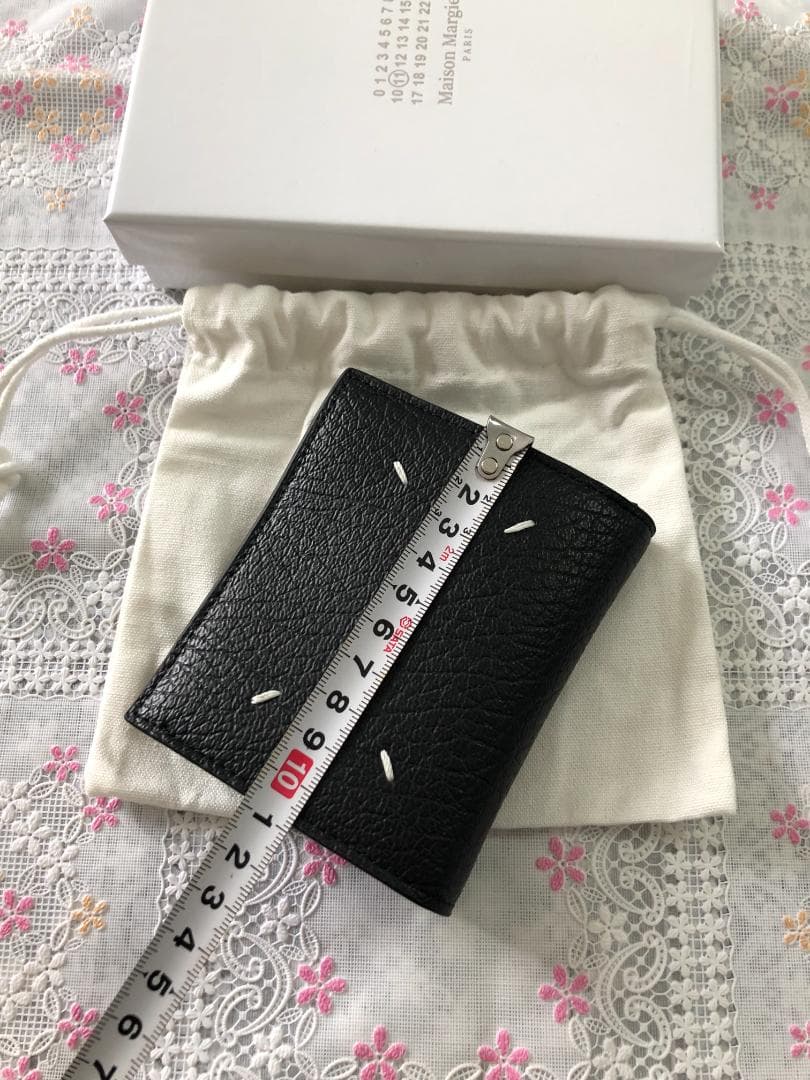 メゾンマルジェラ　二つ折り財布