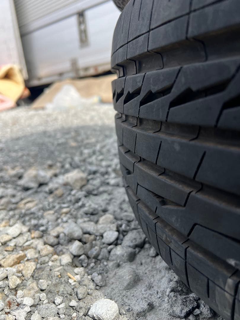 ブリヂストン　アレンザ　lx100 235/55r18 23年製　極上品　バリ山