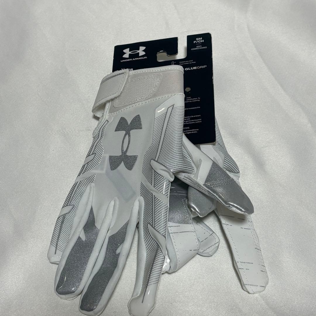 【新品】 アメフト Under Armour F8 グローブ　WHI/SIL　S