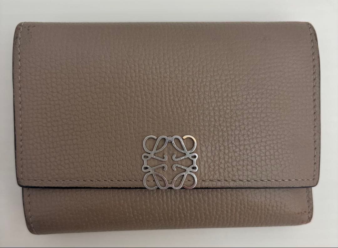 LOEWE レザー 三つ折り財布　サンド