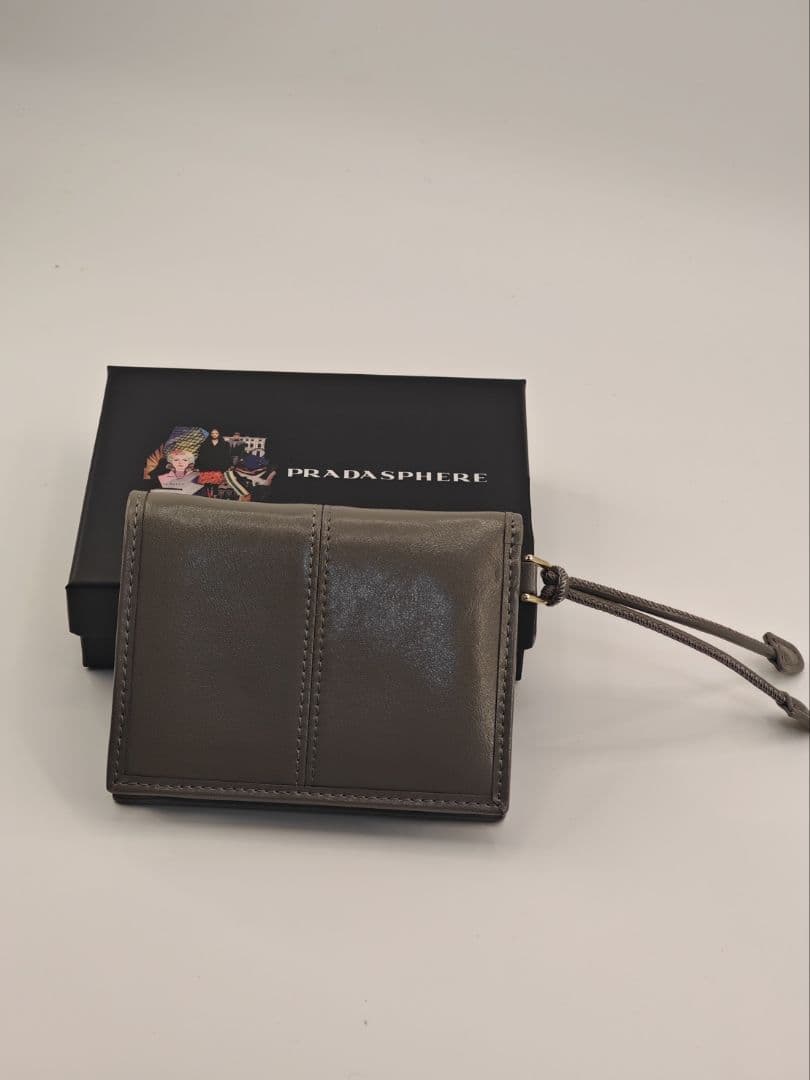 PRADA Pradasphere ミニウォレット グレー　美品