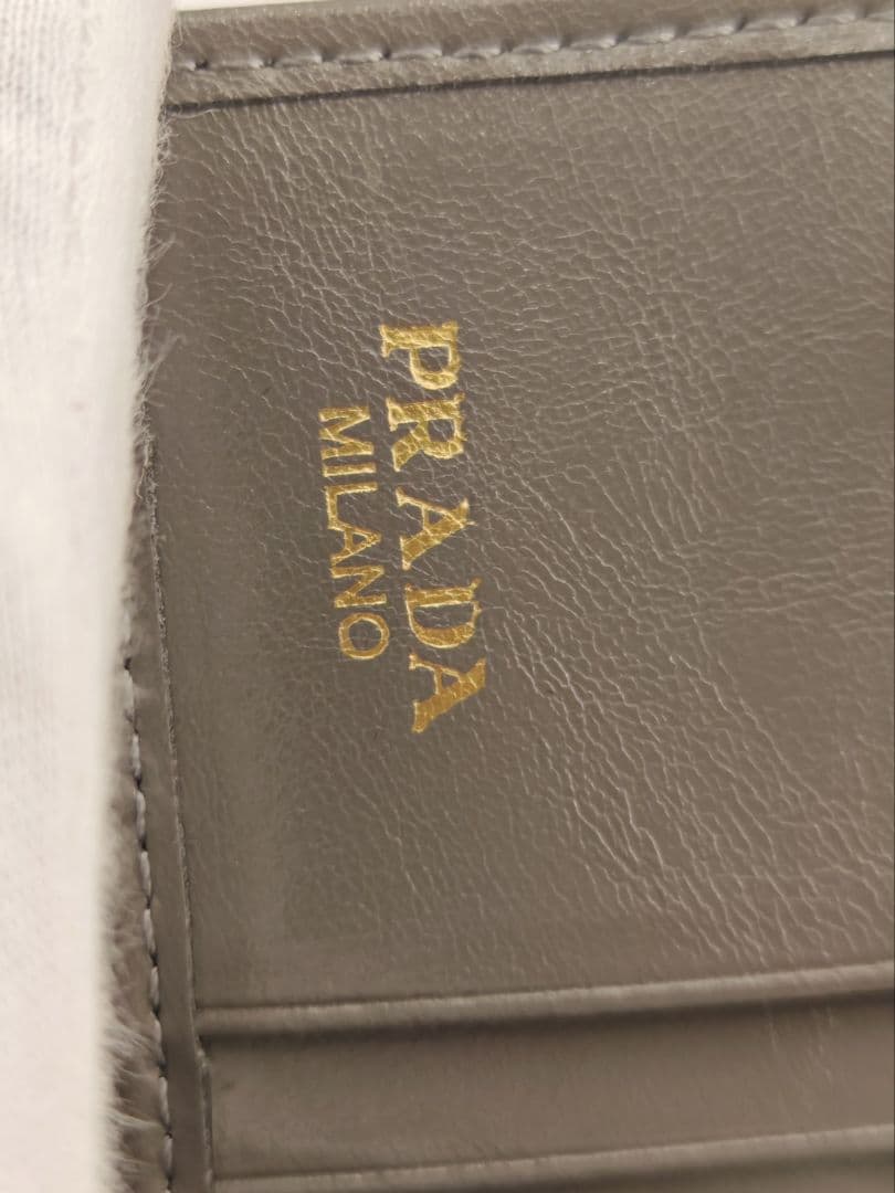 PRADA Pradasphere ミニウォレット グレー　美品