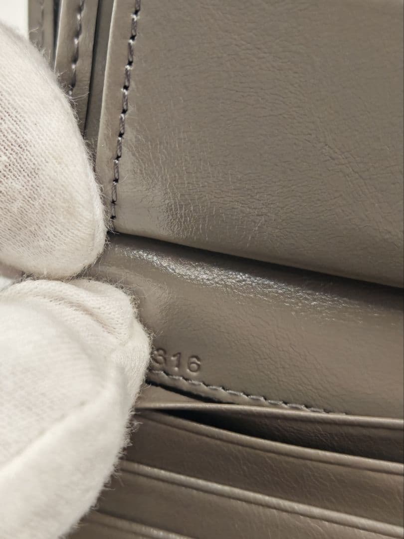 PRADA Pradasphere ミニウォレット グレー　美品