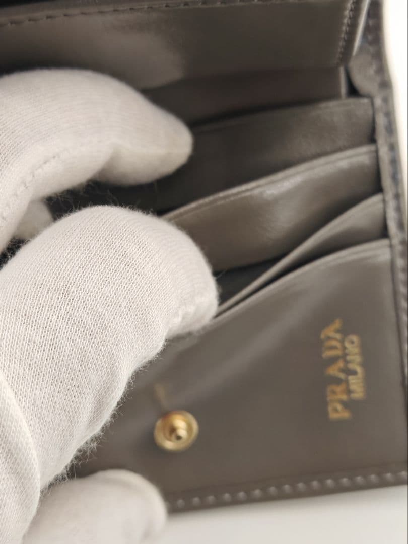 PRADA Pradasphere ミニウォレット グレー　美品