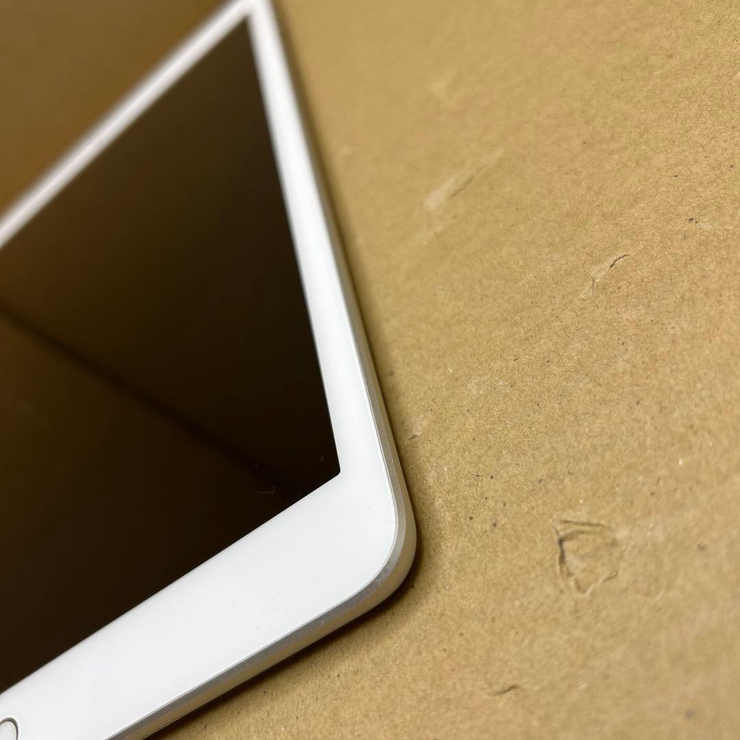 モ*サ様 Apple iPad (第７世代) Wi-Fi 32GB シルバー