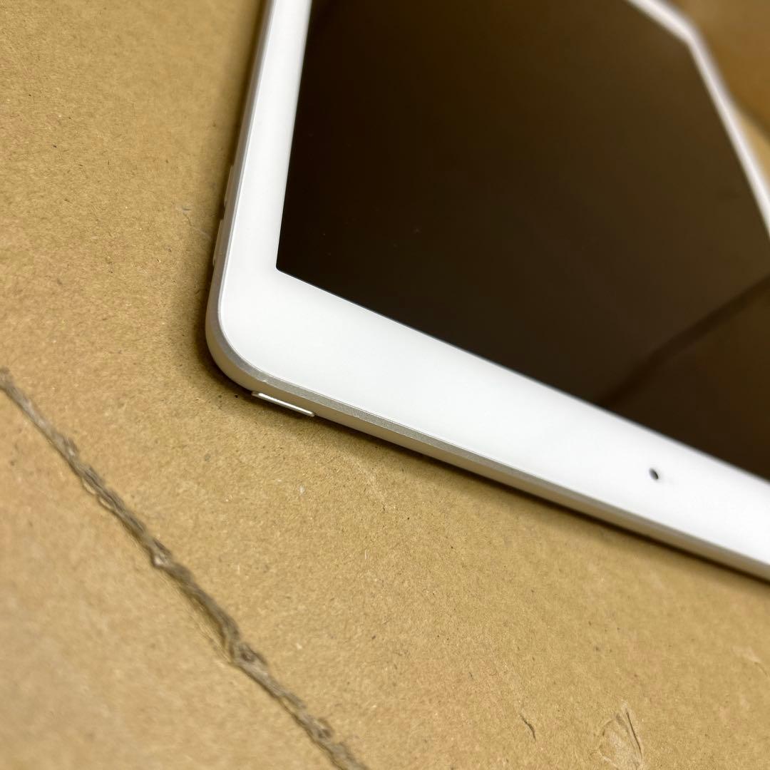 モ*サ様 Apple iPad (第７世代) Wi-Fi 32GB シルバー