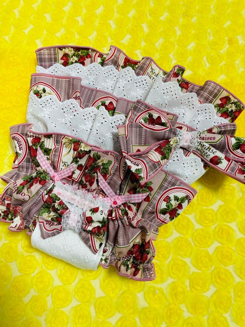 み　犬服　ハンドメイド　わんこ服　3段フリルレース付きワンピ