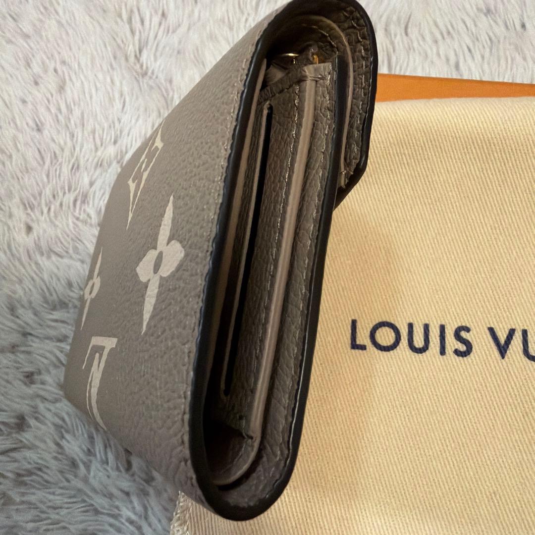 VUITTON財布
