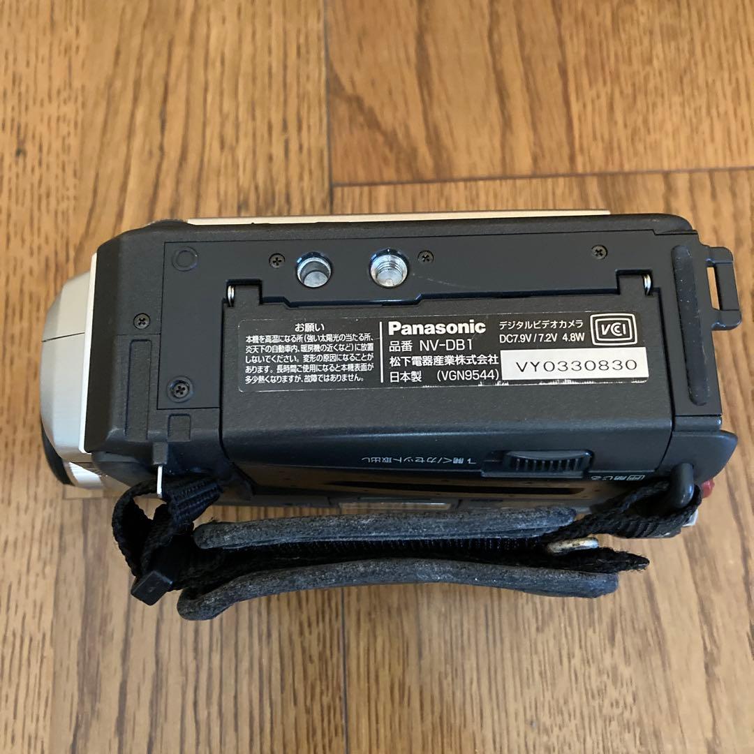 動作確認済 Panasonic ビデオカメラ NV-DB1 付属品多数 シルバー