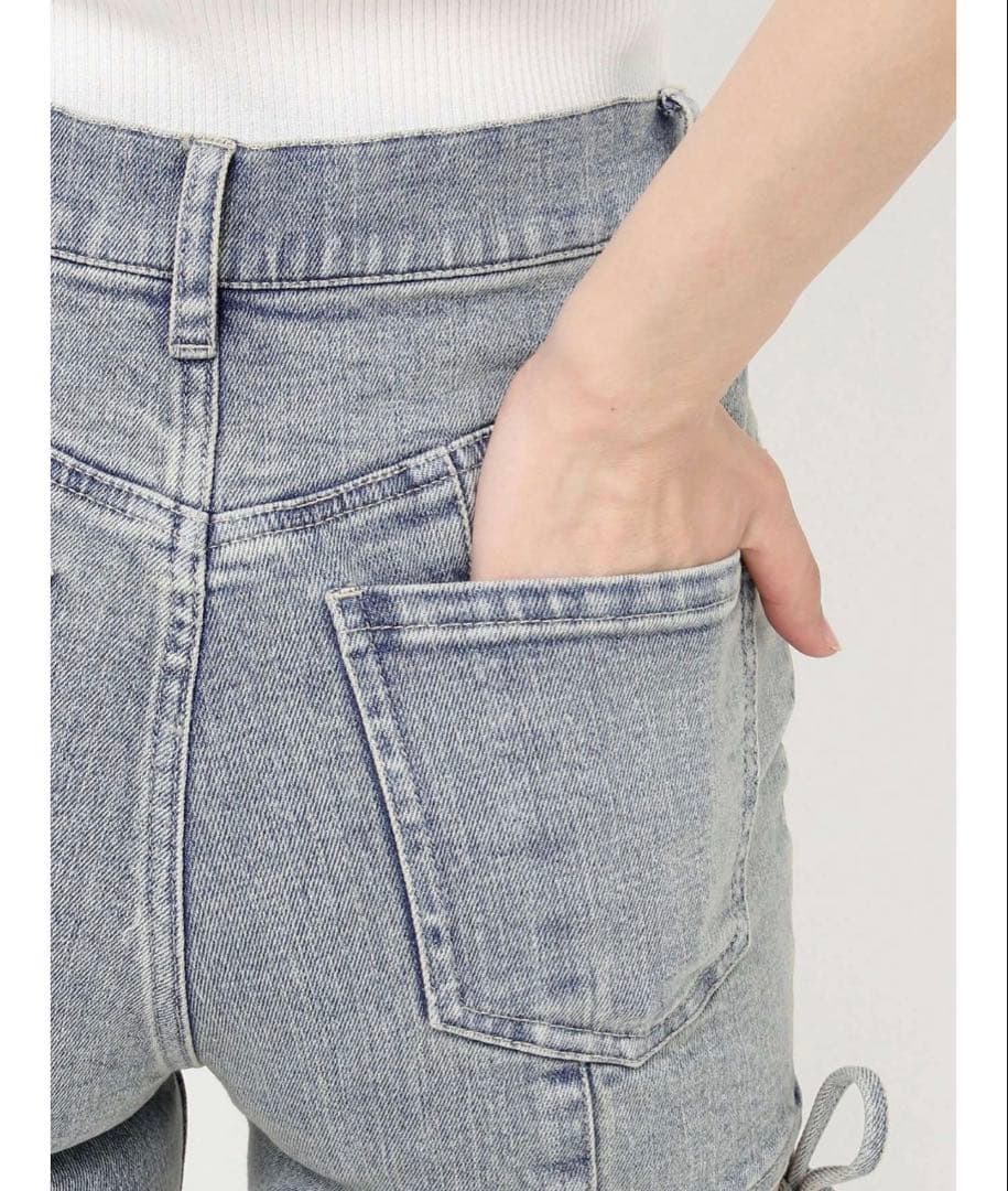 RESEXXYカットアウトリボンデニムパンツ ライトブルー　S新品未使用タグ付き