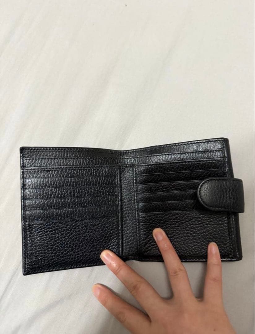 GUCCI ブラックレザー 二つ折り財布