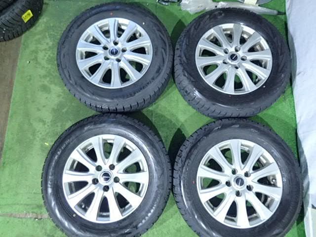 B1053【送料無料】スタッドレスタイヤ 215/65R16 4本セット