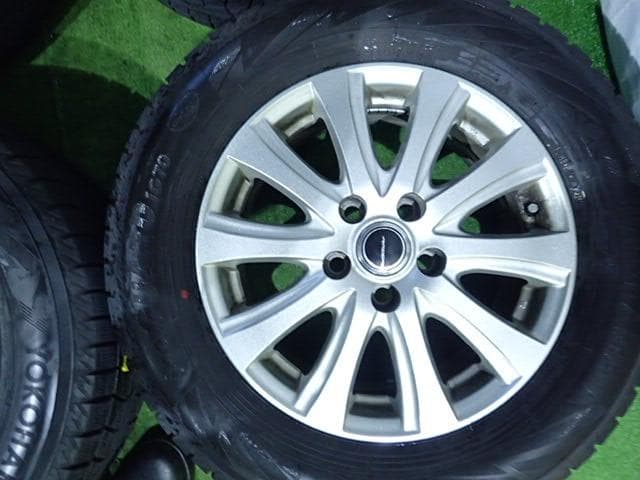 B1053【送料無料】スタッドレスタイヤ 215/65R16 4本セット