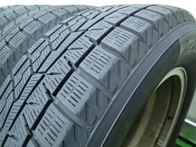 B1053【送料無料】スタッドレスタイヤ 215/65R16 4本セット