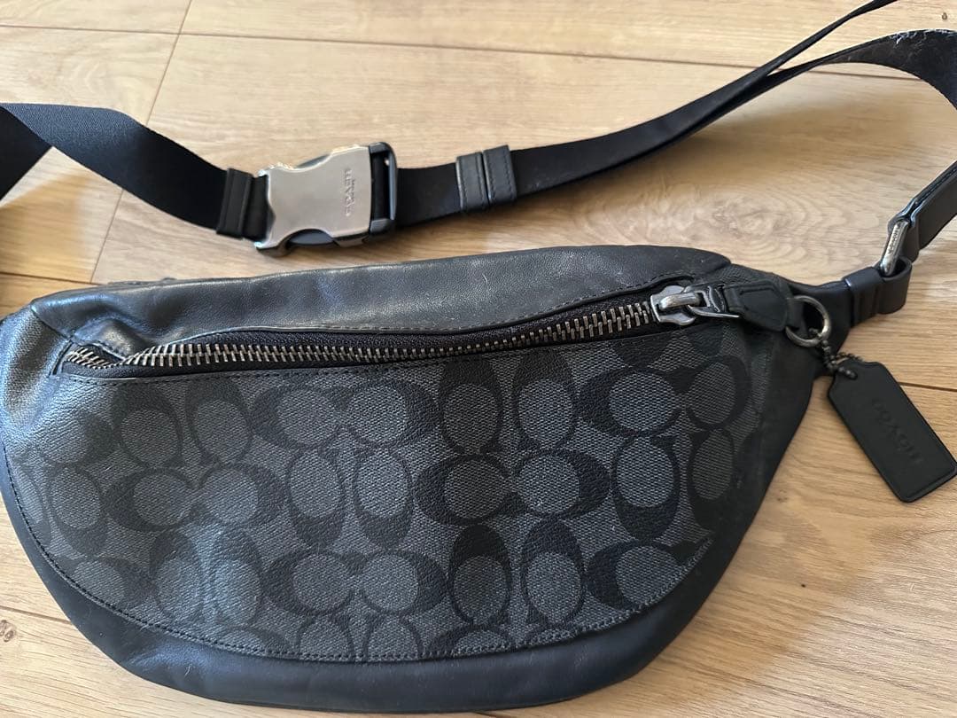 COACH ボディバッグ・ウエストポーチ ダークブラウン・ブラック