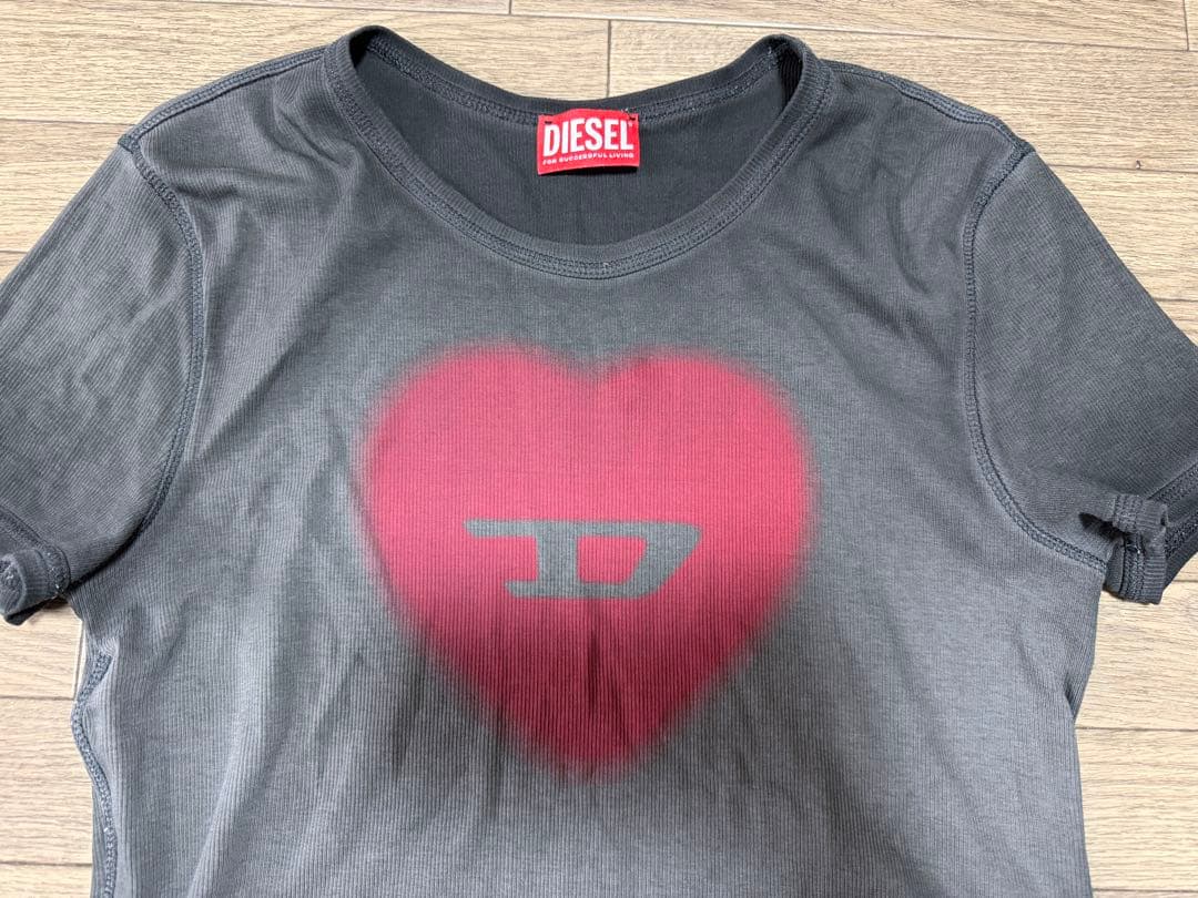 DIESEL グレー ハートプリント 半袖Tシャツ