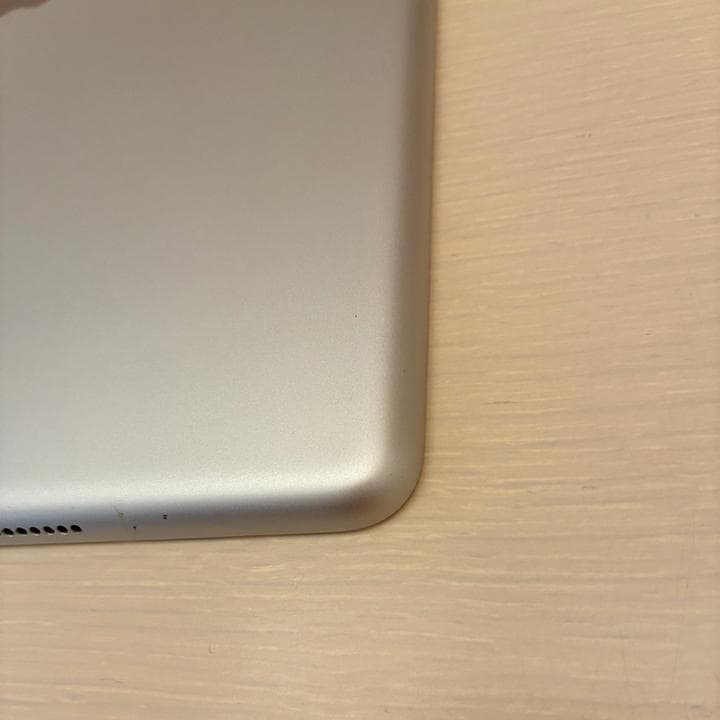 Apple iPad (第9世代) 64GB シルバー WiFiモデル 本体