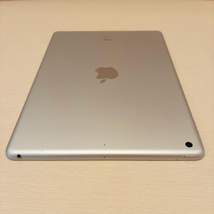 Apple iPad (第9世代) 64GB シルバー WiFiモデル 本体