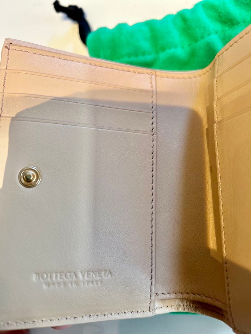 BOTTEGA VENETA ボッテガヴェネタ カセット ベージュ 二つ折り財布