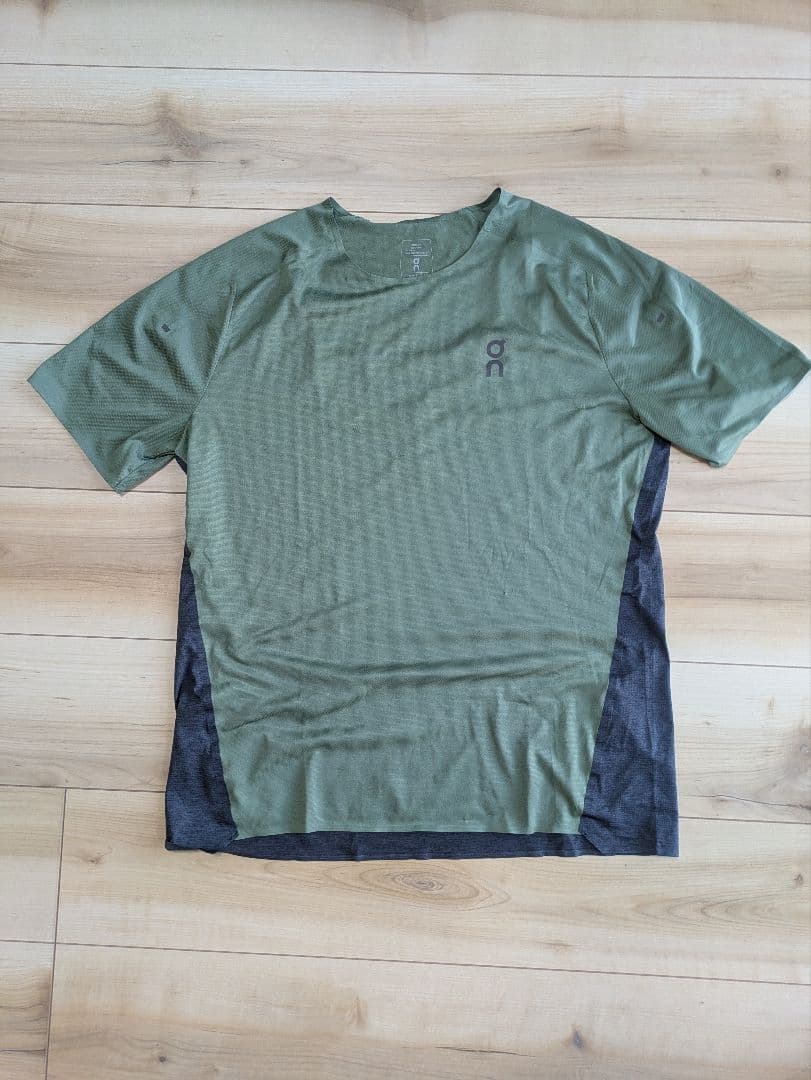 On Tシャツ 2色セット
